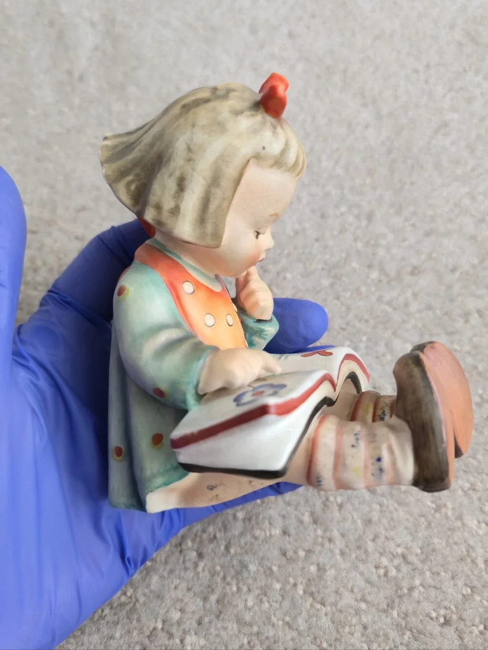 Hummel Bookworm Figurine 81 2/0 Goebel Germany Girl Reading Vintage TMK 5